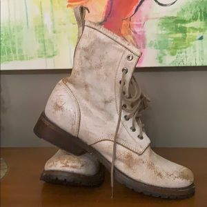Urban Outfitters Boots distressed white 10